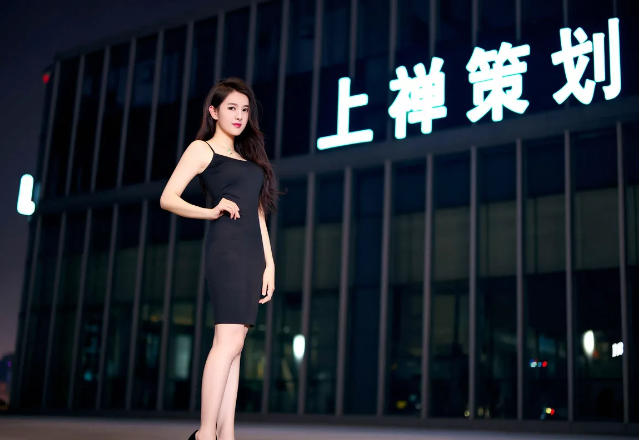美業(yè)連鎖抖音獲客困局破解：30天打造爆款直播間，轉(zhuǎn)化率提升3倍實(shí)戰(zhàn)指南